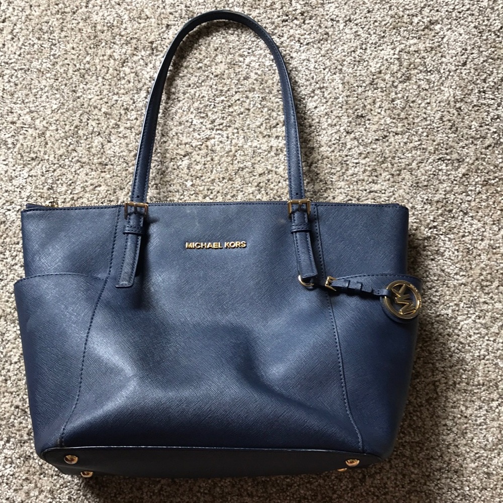 Purse - Picture 1 of 8